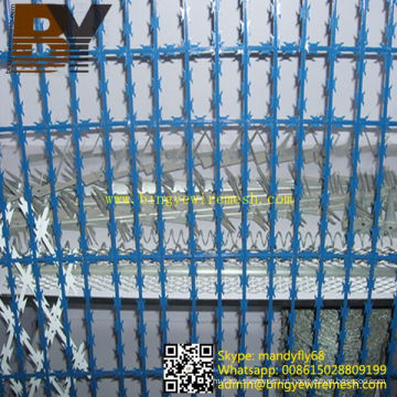 Square Razor Mesh Concertina Fence Welded Razor Wire